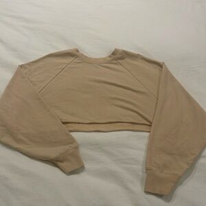 🤎Alo raw hem cropped top🤎